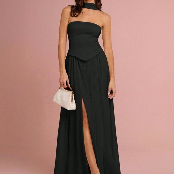 Black Elegant Women's Pleated Slit Hem Halter Dress - Picture 4 of 7